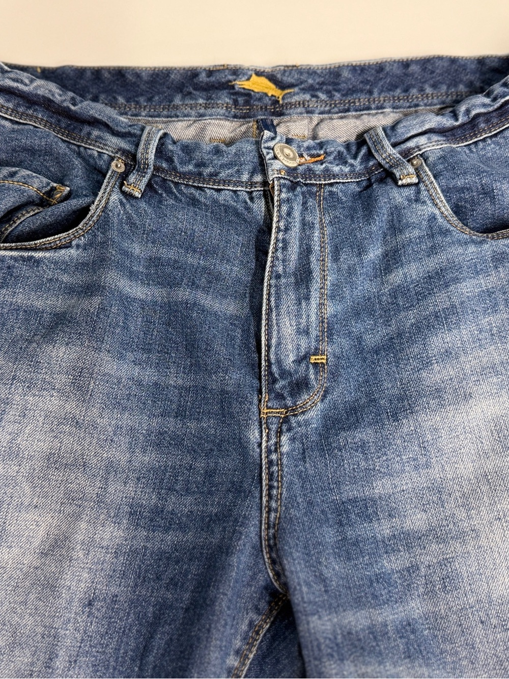 Tommy Bahama Men's Washed Blue Relaxed Jeans